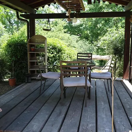 Casa In Mezzo Al بيت للعطل